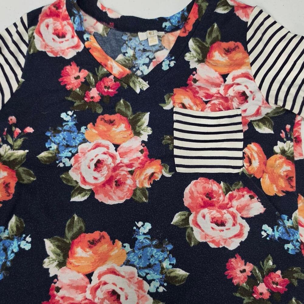 Charming charlie floral stripe pocket